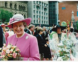 Photo of Queen Elizabeth on the street visiting Ottawa